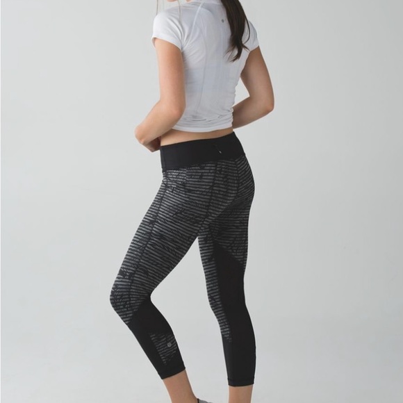 Lululemon Pace Rival Crop Stripe 6 - Picture 1 of 7